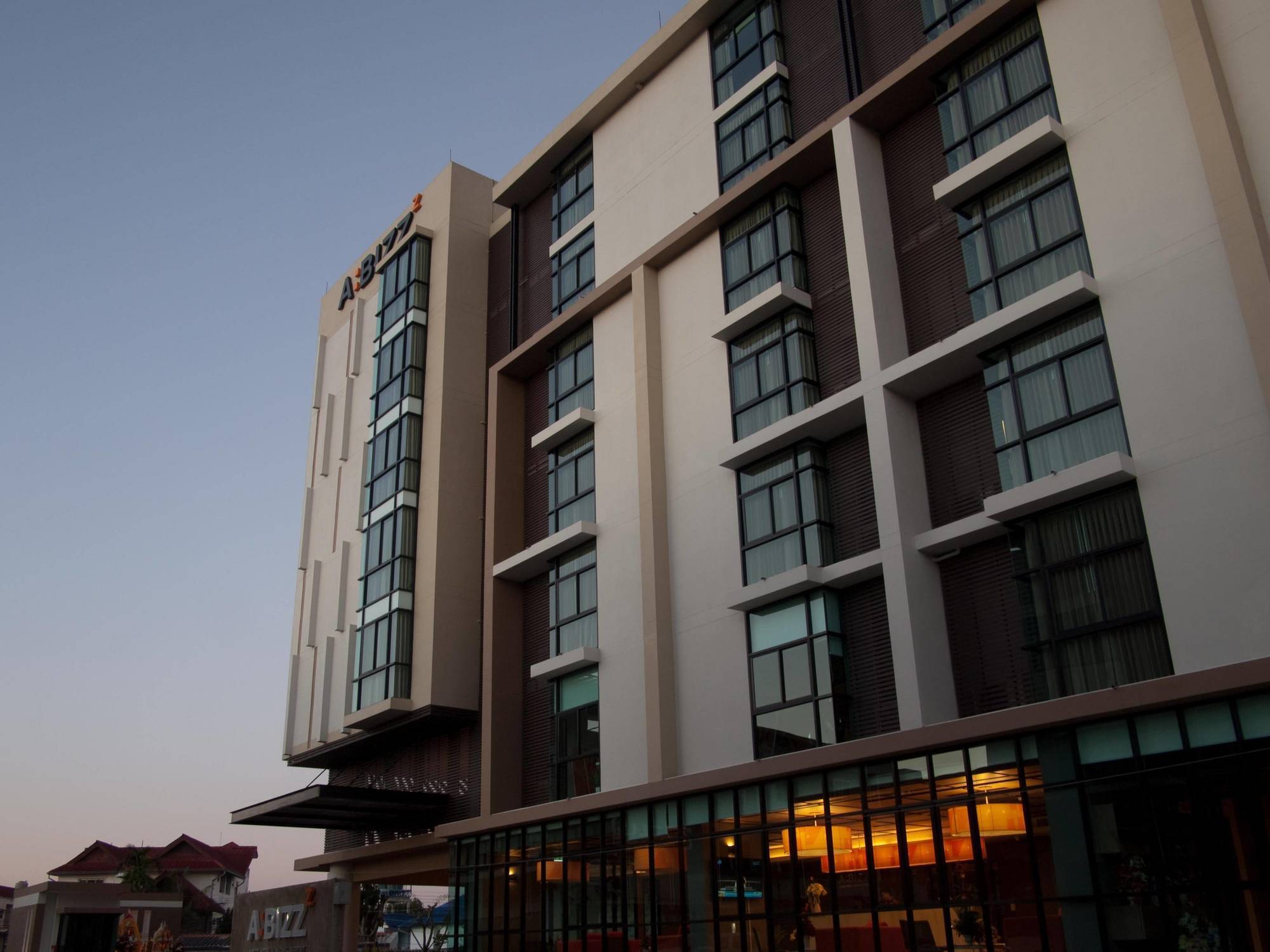 Abizz Hotel Lampang Airport מראה חיצוני תמונה